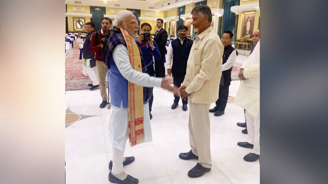 G20పై జరిగిన అఖిలపక్ష సమావేశంలో చంద్రబాబు ప్రత్యేక ఆకర్షణగా నిలిచారు.ఆయన ఏం చేశారు. చంద్రబాబు ఎందుకు సెంటరాఫ్‌ అట్రాక్షన్‌గా నిలిచారు.