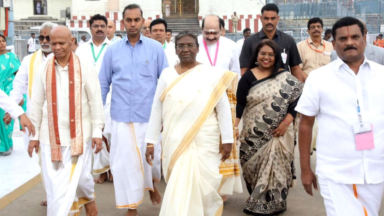 President Draupadi Murmu Visits Ttd (6)