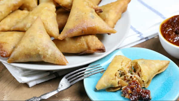Recipe: మిగిలిపోయిన అన్నాన్ని పడేస్తున్నారా.? వేడి వేడి రైస్ సమోసా చేశారంటే ఎవరైనా ఇష్టపడాల్సిందే.