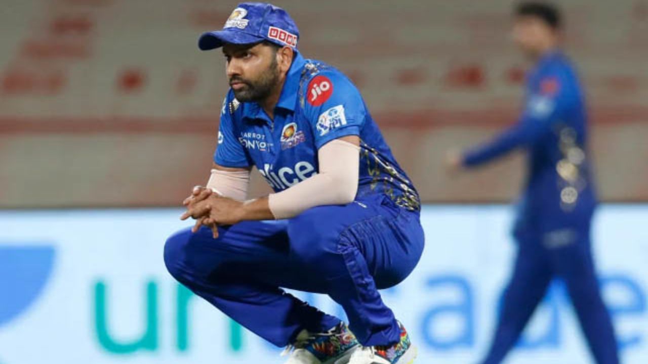 1- రోహిత్ శర్మ: ఐపీఎల్ చరిత్రలో అత్యధికంగా సంపాదిస్తున్న ఆటగాడు రోహిత్ శర్మ. ముంబై ఇండియన్స్ కెప్టెన్ ఐపీఎల్ ద్వారా రూ.178.6 కోట్లు సంపాదించాడు.