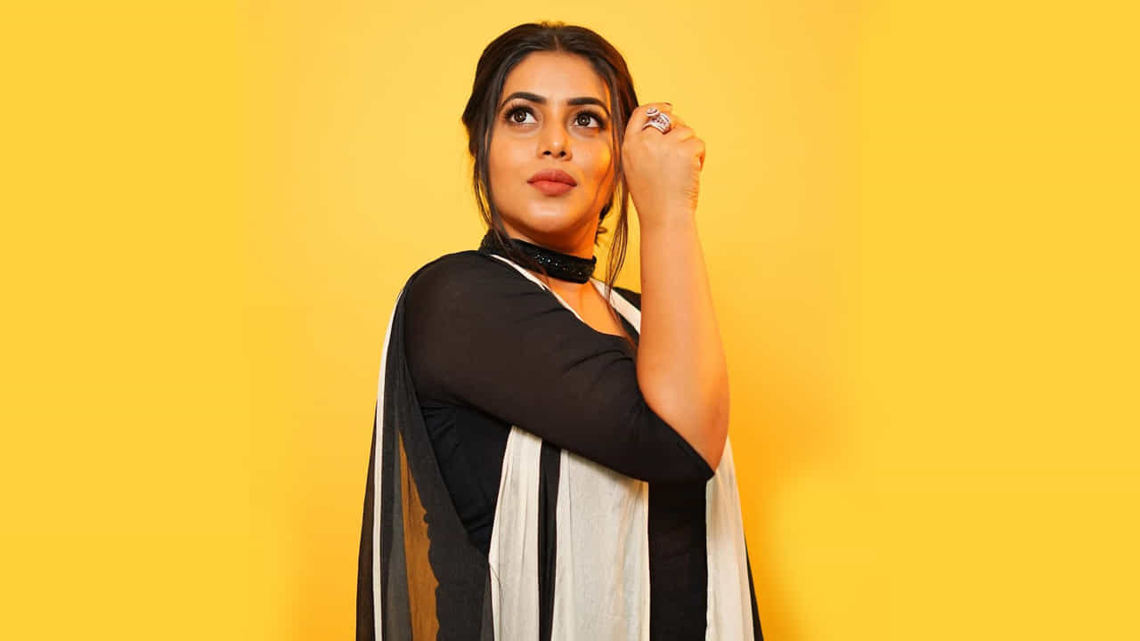 పూర్ణ.. గురించి ప్రత్యేకంగా పరిచయం చేయాల్సిన పనిలేదు. ఓ వైపు టీవీల్లో వివిధ షోల్లో జడ్జీలుగా చేస్తూనే అవకాశం ఉన్నప్పుడల్లా సినిమాల్లో కనిపిస్తున్నారు.