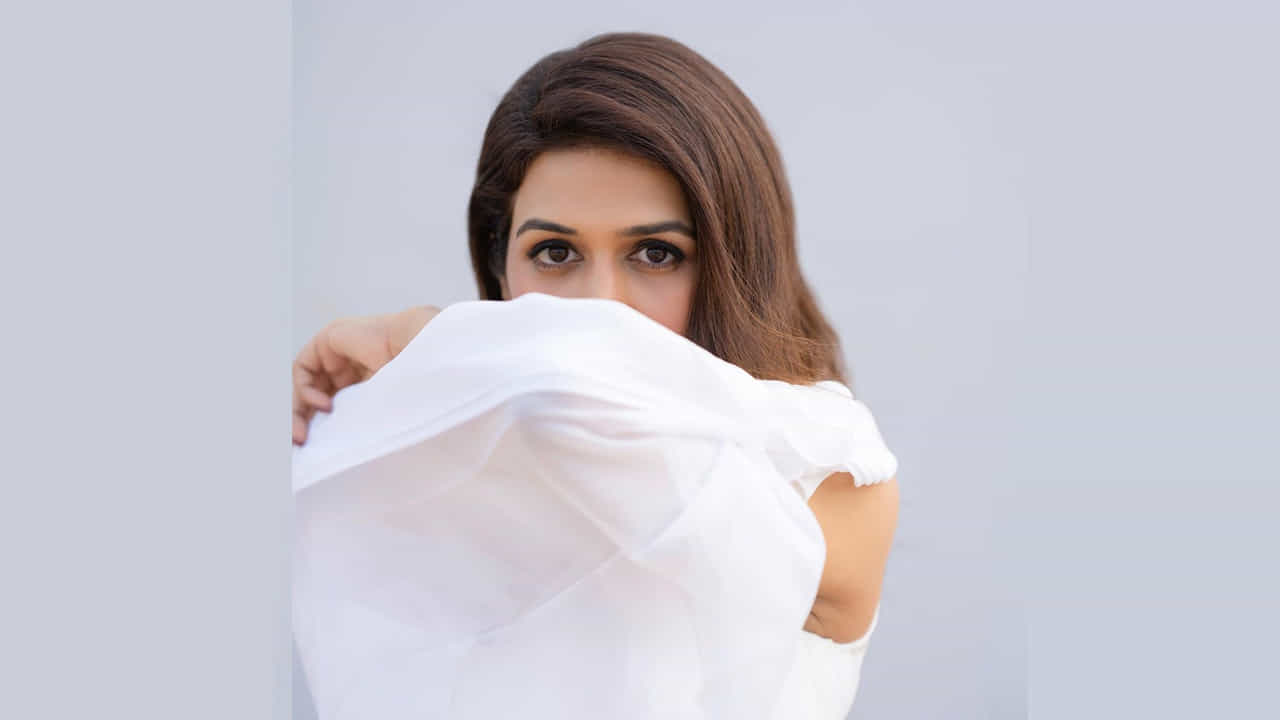సిద్దు ఫ్రమ్ సినిమాతో టాలీవుడ్‌లోకి ఎంట్రీ ఇచ్చింది శ్రద్ధా దాస్ (Shraddha Das). తెలుగు, తమిళ్, హిందీలో కలిపి దాదాపు 40 చిత్రాల్లో నటించింది. ఆర్య2, డార్లింగ్, నాగవల్లి, పీఎస్‌వీ గరుడవేగ వంటి సినిమాల్లో మెరిసినా.. సరైన అవకాశాలు లేవు