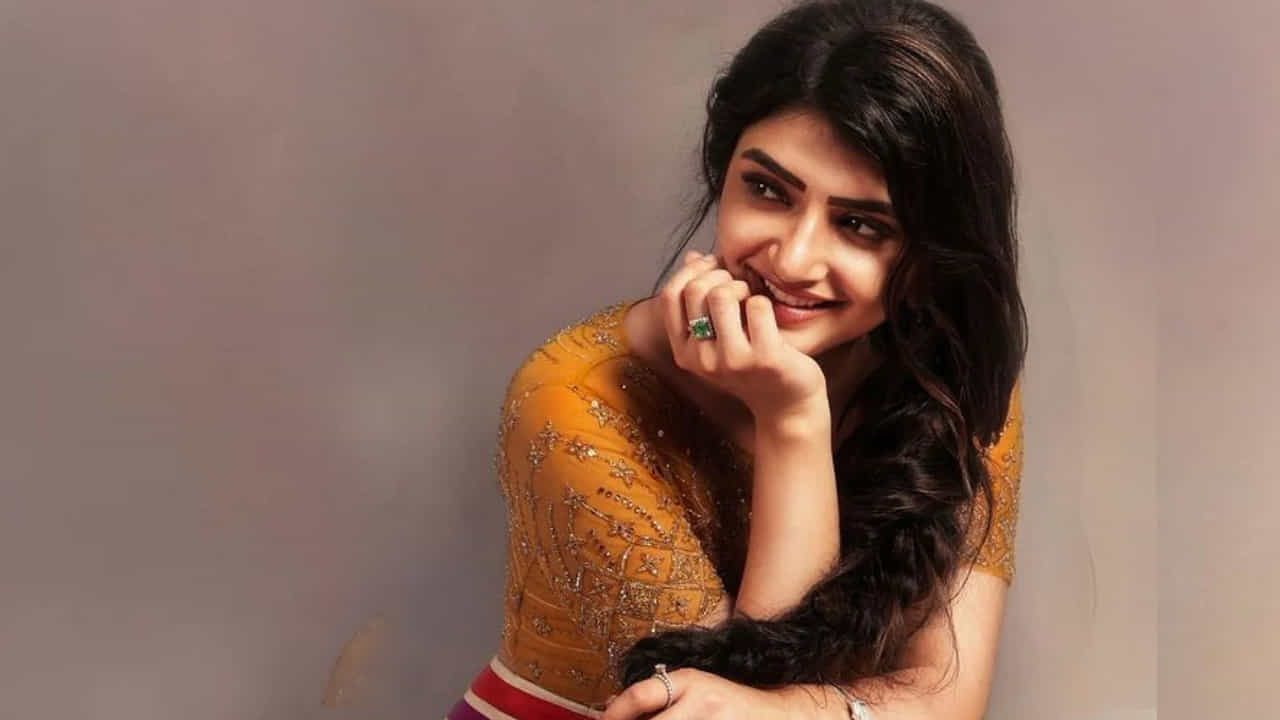 ఈ అమ్మడు వరుస సినిమాలకే ఓకే చెప్పేస్తోంది. బ్యాక్ టు బ్యాక్ సినిమాలతో ఫుల్ బిజీ బిజీగా గడిపేస్తోంది. తెలుగులో వరుస సినిమాలకు ఓకే చెపుతోంది ఈ భామ