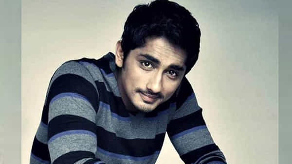 Siddharth: ఎయిర్పోర్ట్ సిబ్బందిపై సంచలన కామెంట్స్ చేసిన హీరో సిద్ధార్థ్.. తల్లిదండ్రులతో కలిసి వస్తుంటే వేధించారంటూ..