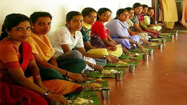 Health Tips: భోజనం చేసేటప్పుడు ఈ చిట్కాలు పాటిస్తే.. ఎన్నో ఆరోగ్య ప్రయోజనాలు..