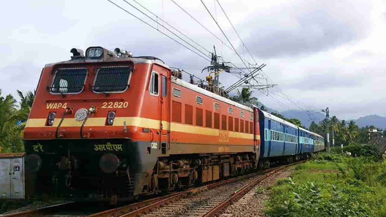 Summer Special Trains: తెలుగు రాష్ట్రాల్లోని రైలు ప్రయాణికులకు గుడ్‌న్యూస్‌.. వేసవి ప్రత్యేక రైళ్ల ప్రకటించిన ద.మ.రైల్వే