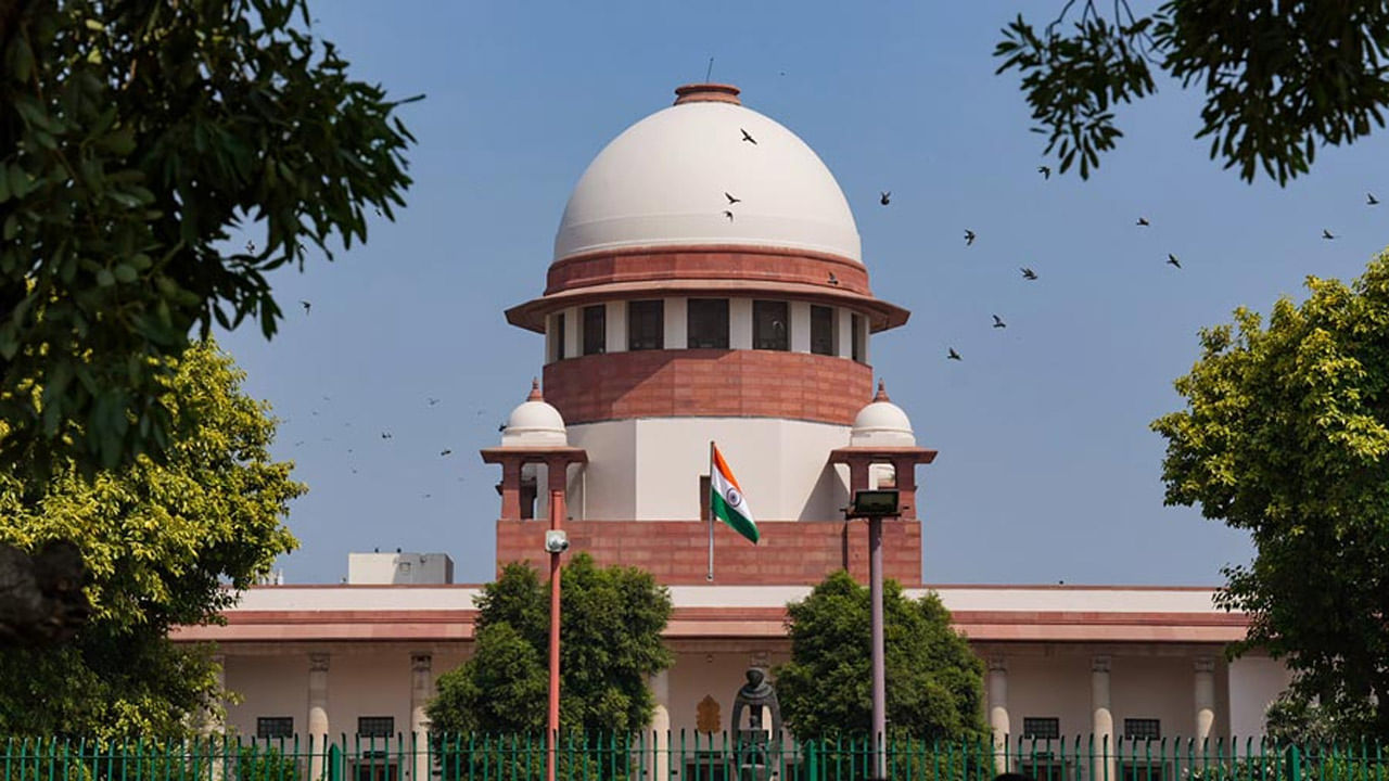 Supreme Court Jobs: డిగ్రీ అర్హతతో భారత సుప్రీం కోర్టులో ఉద్యోగాలు.. ఎలా ఎంపిక చేస్తారంటే..