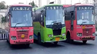 Minister Roja: వర్షంలోనూ ఏ మాత్రం తగ్గని మంత్రి రోజా.. సమస్యల పరిష్కారానికి ఇంటింటికి వెళ్లీ..