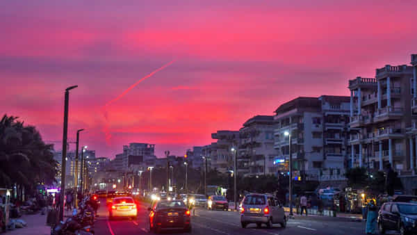 Vizag: బీచ్ రోడ్డులో ఎక్స్ట్రాలు చేస్తే తోలు తీస్తాం.. ఆకతాయులకు వైజాగ్ పోలీసుల డైరెక్ట్ వార్నింగ్
