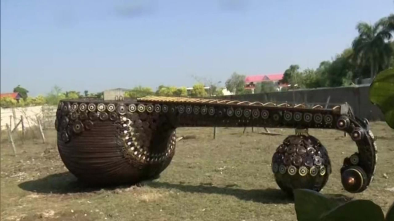 World's Largest Rudra Veena: ప్రపంచంలోనే అతి పెద్ద రుద్ర వీణ.. ఎలా తయారు చేశారో తెలుసా..? తెలిస్తే అభినందించకుండా ఉండలేరు..
