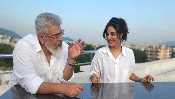 Ajith Kumar: డేర్ డెవిల్తో కలిసి బైక్ రైడింగ్.. ఎగిరి గంతేసిన హీరోయిన్.. రోడ్డు ట్రిప్లో తునివు జంట..