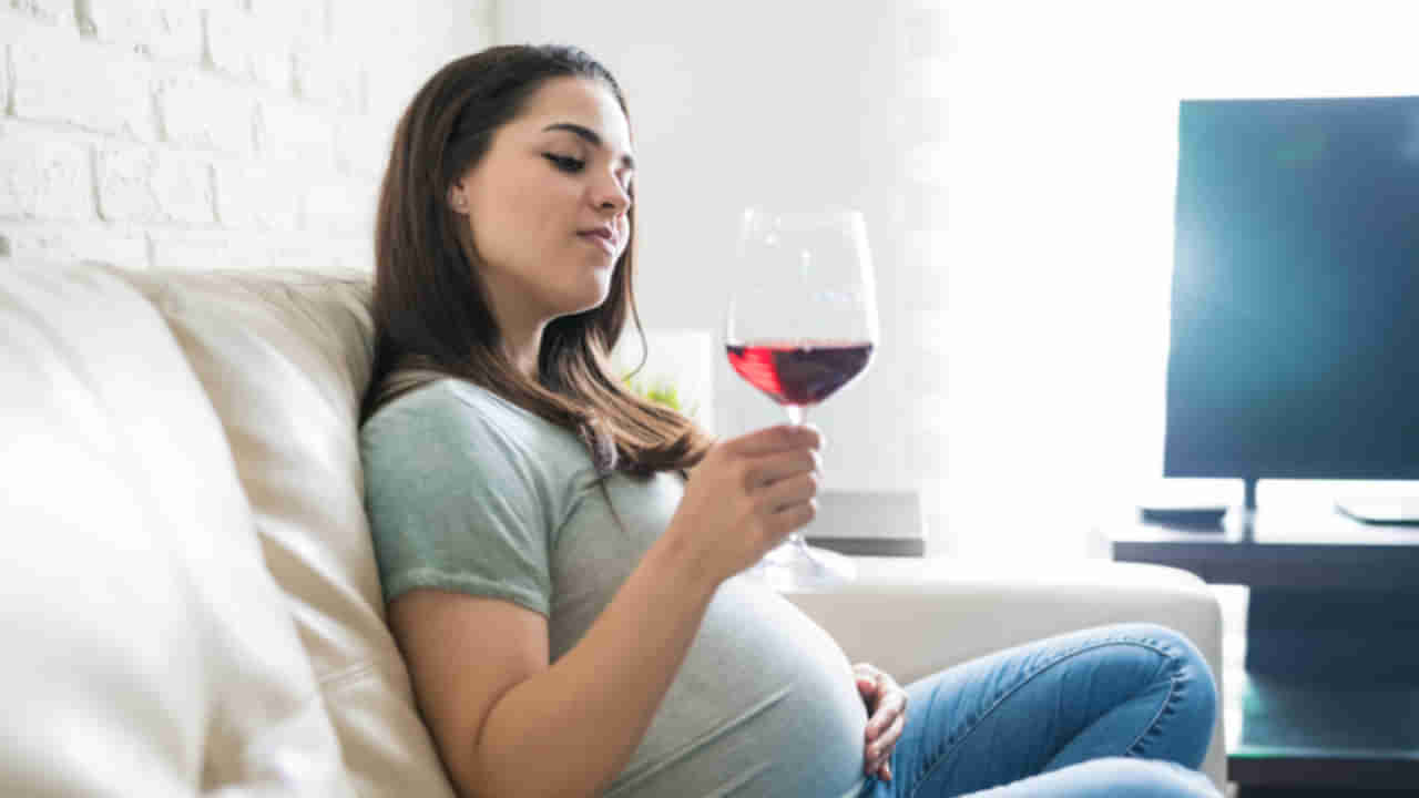 Pregnancy: గర్భధారణ సమయంలో మహిళలు మద్యం సేవించవచ్చా?.. నిపుణుల నుండి తెలుసు