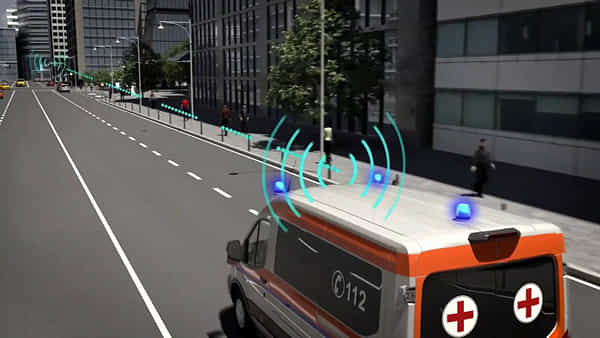 Traffic Signals: ఆంబులెన్స్ కుయ్ కుయ్ అంటే ట్రాఫిక్ సిగ్నల్స్కు తెలిసిపోతుంది