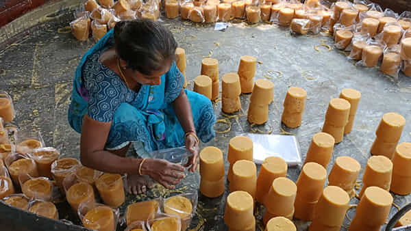 Jaggery: ఆ బెల్లం వెరీ టేస్టు గురూ..! సంక్రాంతి వంటకాల కోసం క్యూ కడుతున్న జనం