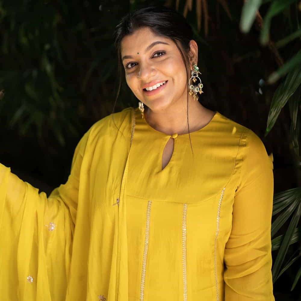 ఈ ఘటనపై నేను ఫిర్యాదు చేయదల్చుకోలేదు. ఫిర్యాదు చేసి దాని వెనుక పరిగెత్తే సమయం నాకు లేదు. కానీ, అతడి ప్రవర్తనను తీవ్రంగా ఖండిస్తున్నాను అంటూ చెప్పుకొచ్చింది అపర్ణ.   
