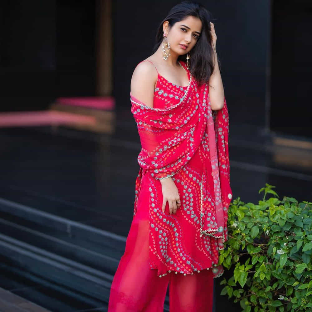 తెలుగులో ఇతర సినిమాల్లో నటించమని అవకాశాలు వస్తున్నాయి. అయితే ‘అమిగోస్’ సినిమా రిలీజ్ కోసం వెయిట్ చేస్తున్నాను. దీని తర్వాత మంచి పాత్రలనిపించిన సినిమాల్లో నటిస్తాను.