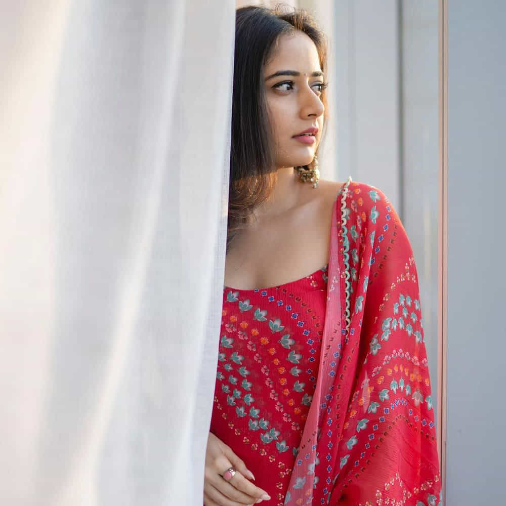 టాలీవుడ్, శాండిల్వుడ్కి వర్క్ ఎన్విరాన్మెంట్ పరంగా పెద్దగా తేడా లేదు. భాష మాత్రమే వ్యత్యాసం. అయితే తెలుగులో మాత్రం ప్రమోషన్స్ చాలా బాగా చేస్తారు. మంచి ప్లానింగ్తో ముందు కెళతారు’’ అని అంటున్నారు హీరోయిన్ ఆషికా రంగనాథ్.