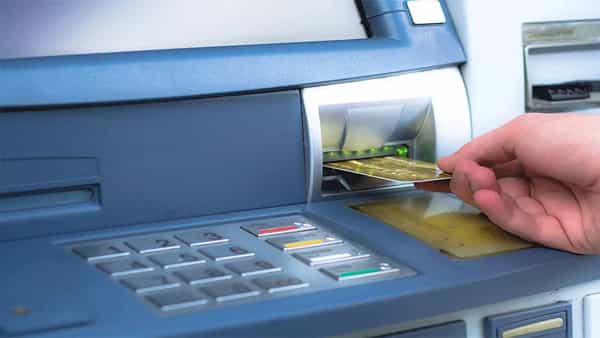 ATM Card: ఏటీఎం నుంచి డబ్బులు డ్రా చేసుకున్న తర్వాత క్యాన్సల్ బటన్ నొక్కడం లేదా.. అయితే మీరు రిస్క్లో పడినట్లే..