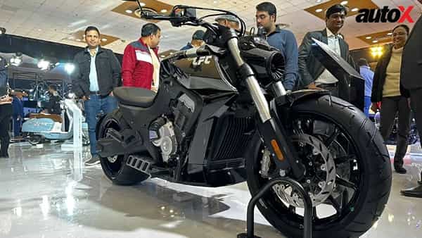 Auto Expo 2023: మార్కెట్లోకి సరికొత్త బైక్.. బ్యాట్మెన్ సినిమాలో హీరో నడిపించిన బైక్లా లుక్స్.. 680 సీసీ పవర్ఫుల్ ఇంజిన్