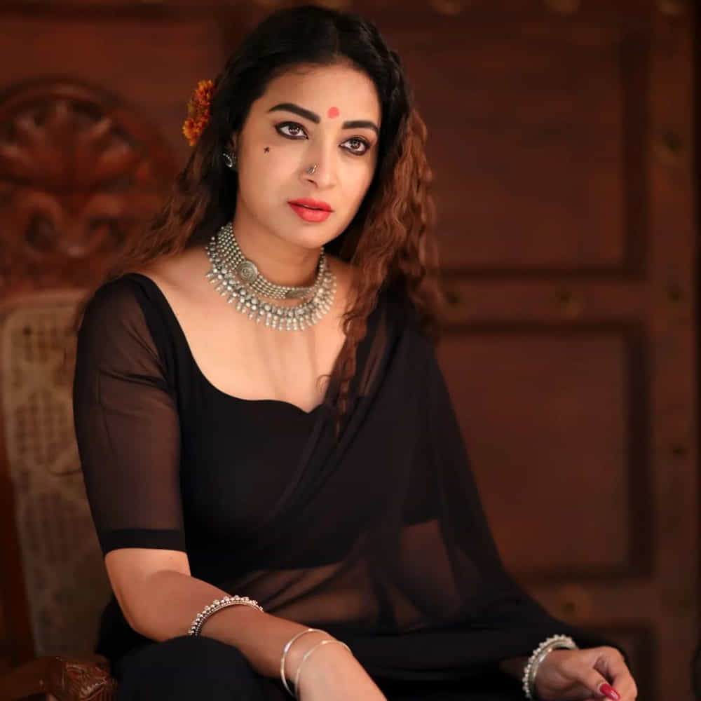 బిగ్బాస్ ద్వారా వెలుగులోకి వచ్చిన భామ భాను శ్రీ అటు వెండితెరతో పాటు బుల్లితెరపై కూడా తన సత్తా చాటి అభిమానులను సంపాదించుకుంది. ఏడు చేపల కథతో ఈ భామ టాలీవుడ్ అభిమానుల్లో సెగలు పుట్టిస్తోంది.