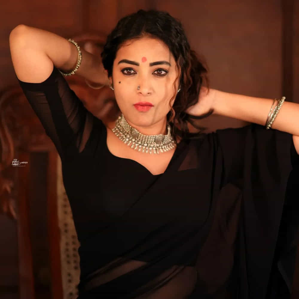 బిగ్బాస్ ద్వారా వెలుగులోకి వచ్చిన భామ భాను శ్రీ అటు వెండితెరతో పాటు బుల్లితెరపై కూడా తన సత్తా చాటి అభిమానులను సంపాదించుకుంది. ఏడు చేపల కథతో ఈ భామ టాలీవుడ్ అభిమానుల్లో సెగలు పుట్టిస్తోంది.