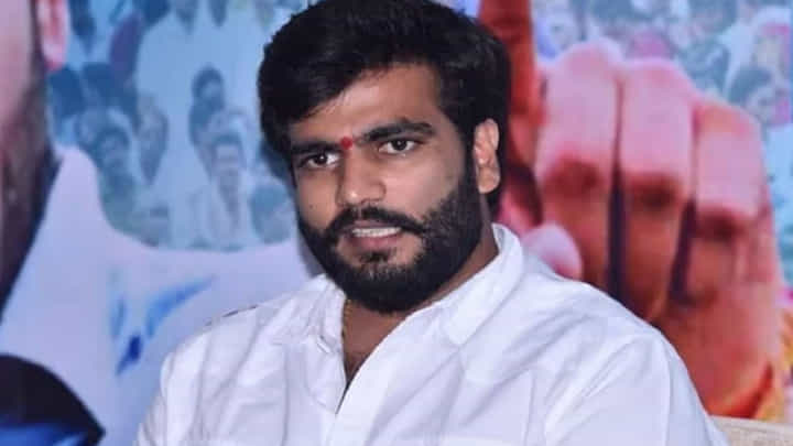 Byreddy Siddharth Reddy: జగనన్న కోసం పనిచేయడానికి ప్రైవేట్ సైన్యం సిద్ధంగా ఉంది Byreddy Siddharth Reddy: జగనన్న కోసం పనిచేయడానికి ప్రైవేట్ సైన్యం సిద్ధంగా ఉంది