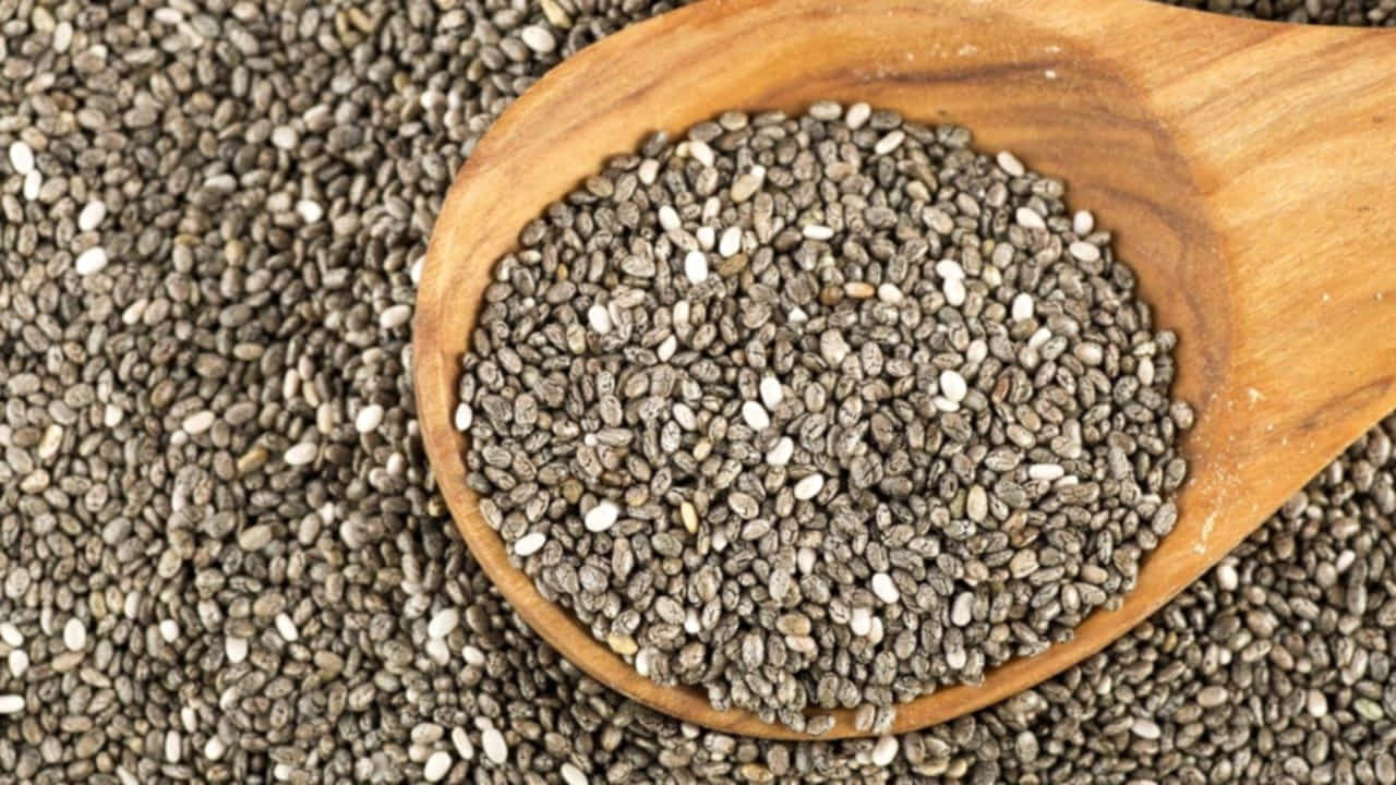 చియా విత్తనాలు: 100 గ్రాముల చియా విత్తనాలు 600 mg కంటే ఎక్కువ కాల్షియం కలిగి ఉంటాయి. చియా విత్తనాలు ఫైబర్కు గొప్ప మూలం. బరువు తగ్గడానికి, జీర్ణ సమస్యల కోసం ఉపయోగించే చియా గింజలను నీటిలో నానబెట్టి వాటిని తీసుకోవడం వల్ల మేలు జరుగుతుంది.