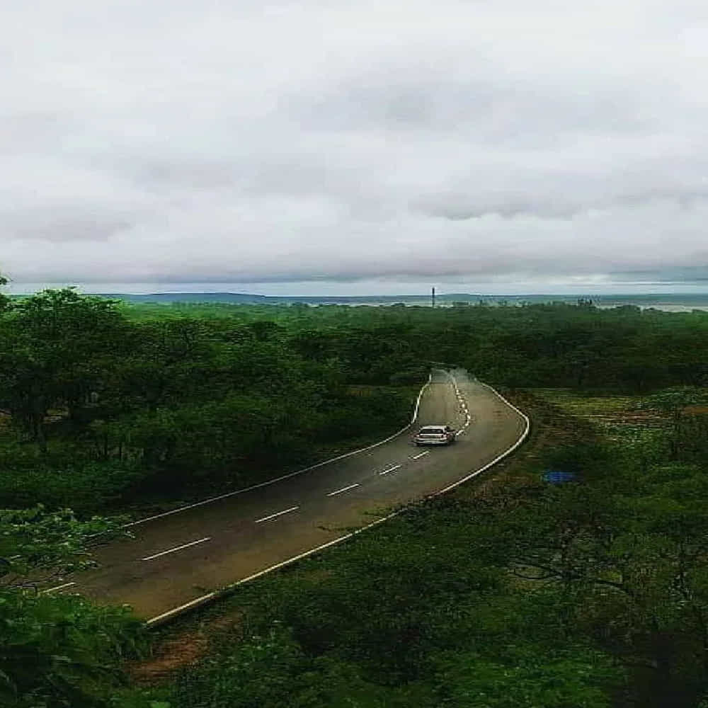 ఇది కాకుండా, ఎకో-టూరిజం హాట్ స్పాట్ ప్రధాన ద్వారం వద్ద స్థానిక రాళ్ళు, వెదురుతో దుకాణాలను ఏర్పాటు చేస్తున్నారు. ఇక్కడ పర్యాటకులు స్థానిక ఉత్పత్తులను కొనుగోలు చేయవచ్చు.  ఇక్కడికి వచ్చే ప్రయాణికులకు పార్కింగ్‌, టాయిలెట్‌ ఇతర అన్నిరకాల సౌకర్యాలు కల్పిస్తున్నారు. 