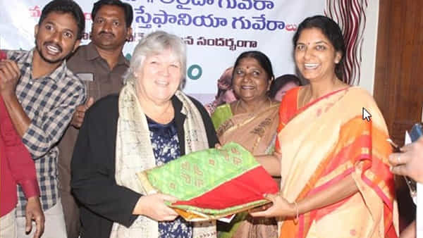 Hyderabad: హైదరాబాద్ లో చే గువేరా కుమార్తె.. క్యూబాకు సంఘీభావంగా ప్రపంచయాత్ర..