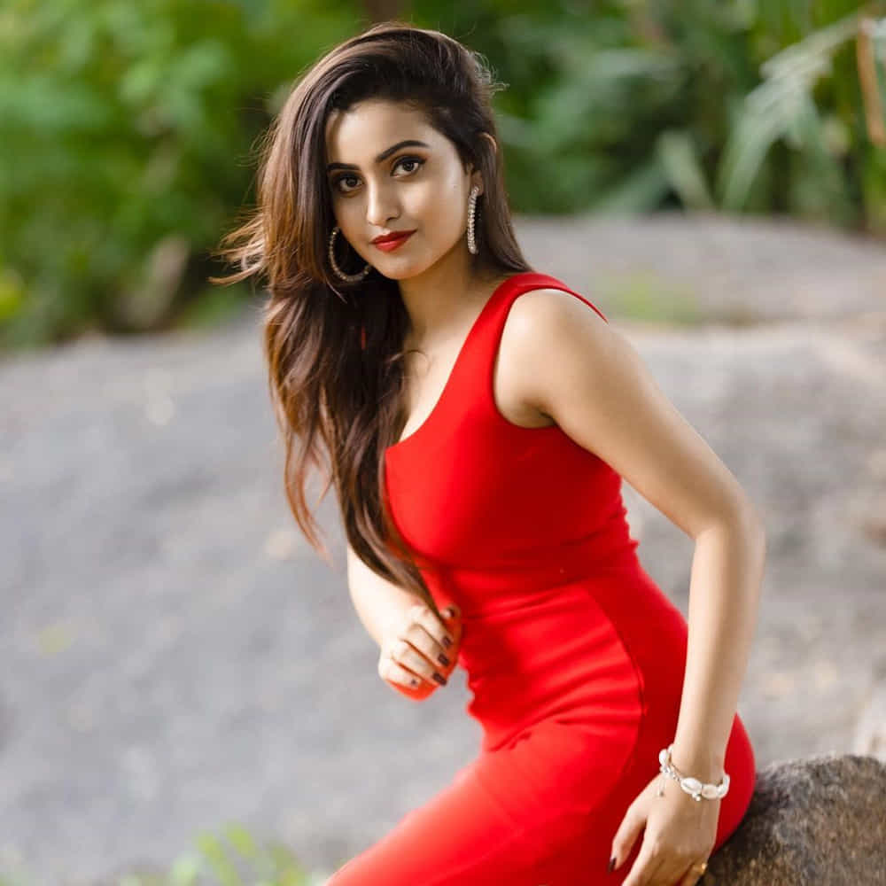 దీపికా పిల్లి సోషల్ మీడియాలో చాలా పాపులర్.. టిక్ టాక్లో వీడియోలు చేస్తూ తన అందచందాలతో కేకపెట్టించేది. కొన్ని షార్ట్ ఫిల్మ్స్లో కూడ నటించిన దీపికా సోషల్ మీడియాలో హోరెత్తిస్తుంది. మీరు ఓ లుక్కేయండి.