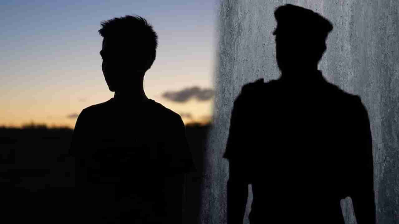 Delhi: ఎక్కాడా ప్లేస్ లేనట్లు అక్కడ చెయ్యకూడని పని చేశాడు.. పోలీసుల ఎంట్రీతో సీన్ రివర్స్..