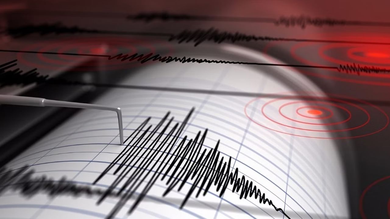 Earthquake: భారత్‌లో భూకంపం.. భయంతో ఇళ్ల నుంచి పరుగులు తీసిన ప్రజలు