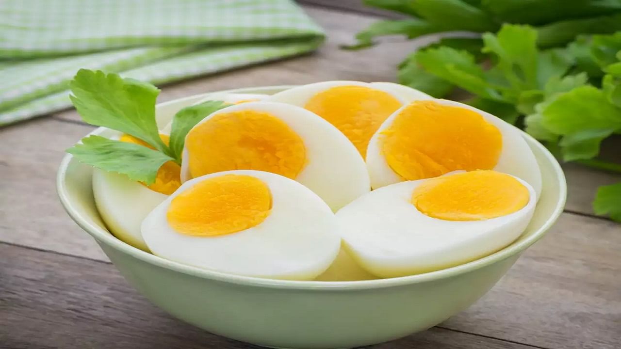 Eating Eggs: గుడ్డులో పచ్చ సొన రోజూ తింటే ఏమైనా ప్రమాదమా.? నిపుణులు చెబుతోన్న ఆసక్తికర విషయాలు..