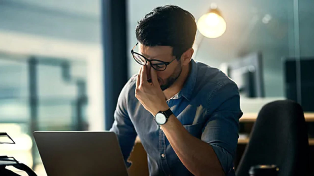 చాలా మంది ఏమీ చేయకుండానే తొందరగా అలసిపోతారు. ఈ సమయంలో వారు చాలా నిద్ర,నీరసంగా ఉంటారు. అందుకు కారణం శరీరానికి కావలసిన పోషకాహారాన్ని తీసుకోపోవడమే. అందువల్ల శరీరానికి శక్తిని అందించేందుకు, అలసటను అధిగమించేందుకు కొన్ని రకాల పోషకాలను ఆహారంగా తీసుకుంటే సరి. అందుకోసం ఈ నాలుగు రకాల ఆహారాన్ని మీ డైట్ ప్లాన్‌లో భాగం చేసుకోండి..