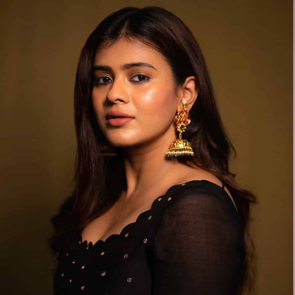 ఇమేజ్ రావడం ఈజీనే కానీ, దాన్ని నిలబెట్టుకోవడమే కూసింత కష్టమైన పని. అందుకే ఆ పనిలోనూ ఎప్పుడూ అడ్వాన్స్డ్గా వుంటుంది హెబ్బా పటేల్.