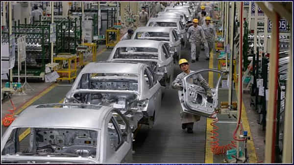 India Auto Market: వాహనాల అమ్మకాల్లో రికార్డ్ సృష్టించిన భారత్.. ప్రపంచంలోనే మూడో అతిపెద్ద మార్కెట్!