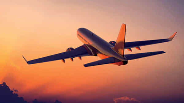 Air India: విమానం గాల్లో ఉండగా ఇంజిన్లో మంటలు..! గాల్లో 184 మంది ప్రయాణికులు..!!