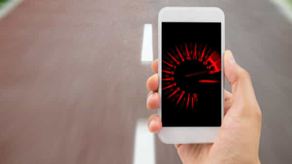 Tech Tips: మీ ఫోన్లో ఇంటర్నెట్ స్పీడ్ తగ్గిపోయిందా.? ఈ ట్రిక్స్ పాటిస్తే వేగం పెంచుకోవచ్చు..