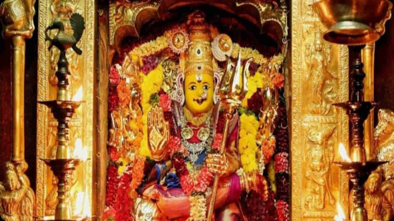 Durga Temple: మరో వివాదంలో దుర్గమ్మ ఆలయం.. అంతరాలయంలోని అమ్మవారిని చిత్రీకరించి ఇన్‌స్టాగ్రాంలో పెట్టిన భక్తురాలు