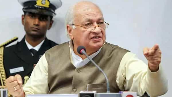 Kerala Governor Row: తమిళనాడు ఎఫెక్ట్..? ప్రభుత్వ ప్రసంగాన్ని మార్చకుండా చదివిన కేరళ గవర్నర్