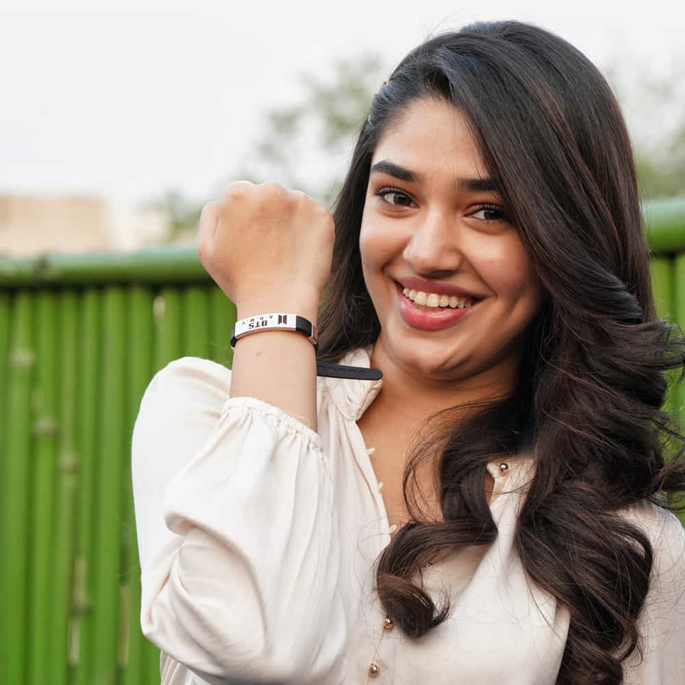ఉప్పెన సినిమాతో కుర్రకారు కలల రాకుమారిగా మారిపోయింది ఈ బ్యూటీ. ఈ అమ్మడు ఎవరో కాదు అందాల తార కృతిశెట్టి.ఈ అమ్మడి గురించి స్పెషల్ గా చెప్పాల్సిన అవసరం లేదు. ఎప్పుడు సోషల్ మీడియాలో యాక్టీవ్ గా ఈ బ్యూటీ షేర్ చేసిన తాజా ఫొటోస్ కు కుర్రకారును ఉక్కిరిబిక్కిరి అయిపోతున్నారు అనుకోండి.