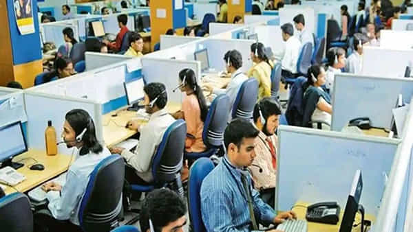 Layoffs: లే ఆఫ్తో ఉద్యోగులు నడిరోడ్డుపైకి.. సాఫ్ట్వేర్ ఉద్యోగుల్లో కలవరం