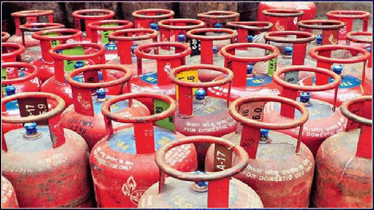 LPG Cylinder Charges: మీరు గ్యాస్‌ సిలిండర్‌  బుక్ చేశారా? డెలివరీ బాయ్ అదనంగా డబ్బు వసూలు చేస్తున్నాడా? ఇలా ఫిర్యాదు చేయండి