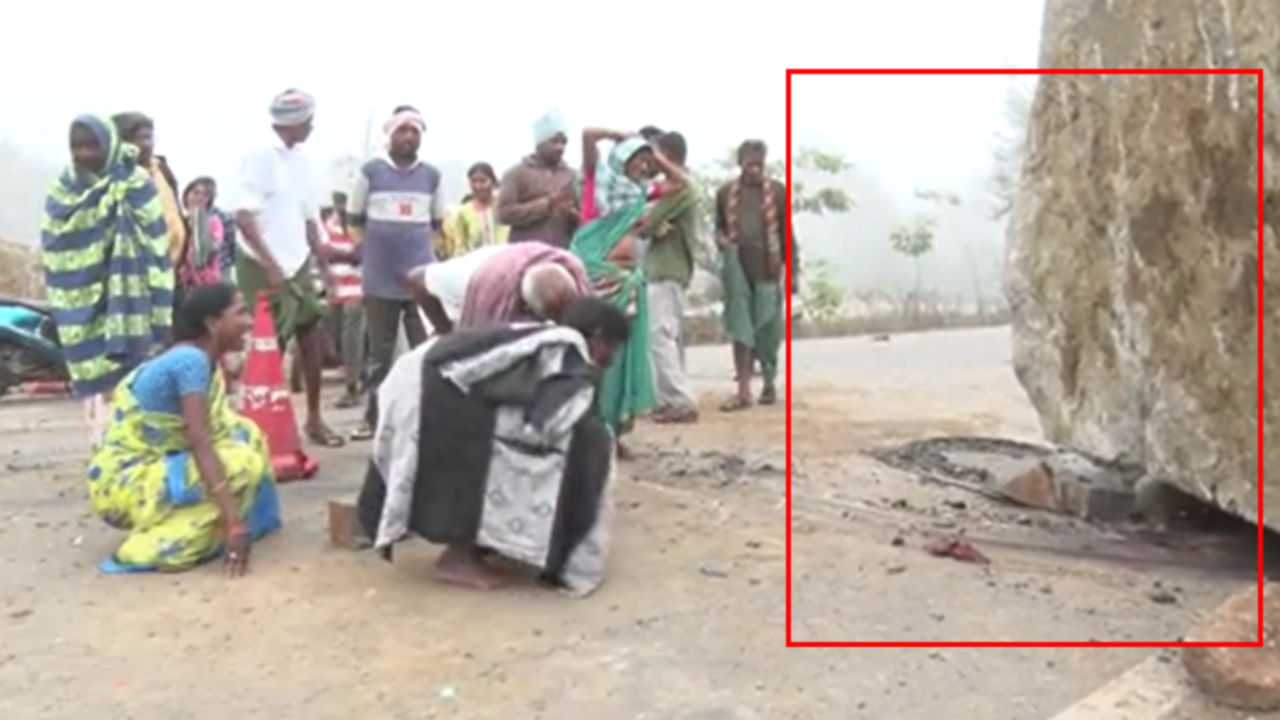Accident: కూలీల ప్రాణాలను మిగేసిన గ్రానైట్‌ రాయి.. మహబూబాబాద్‌ ఘటనలో మూడుకు చేరి మృతుల సంఖ్య..