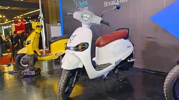 Auto Expo 2023: మార్కెట్లోకి సరికొత్త ఎలక్ట్రిక్ స్కూటర్..దీని ఫీచర్స్ చూస్తే నోరెళ్లబెట్టాల్సిందే..