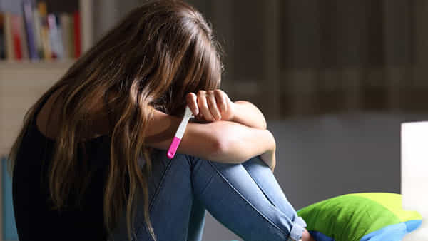 Minor Girl Pregnancy: 16 వారాల గర్భవతిని.. అబార్షన్కు అనుమతి ఇవ్వండి: కోర్టులో 14 ఏళ్ల బాలిక పిటిషన్