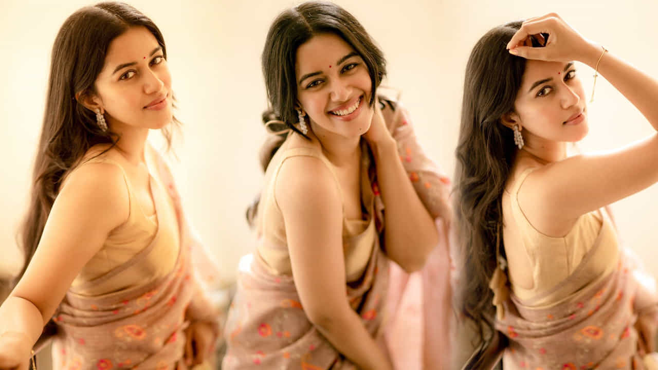 మృణాళిని రవి.. సోషల్ మీడియాలో డబ్స్మాష్తో వీడియోలు చేసి.. రాత్రికి రాత్రే సెలబ్రిటీ స్టేటస్ అందుకుంటున్నది ఈ తమిళ భామ. తమిళ నాడుకు చెందిన మృణాళిని.తమిళ నాట ఫుల్ పాపులారిటీ సంపాదించింది. తాజాగా మృణాళిని రవి బ్యూటీఫుల్ ఫోటోస్ సోషల్ మీడియాలో ఎట్ట్రాక్ట్ చేస్తున్నాయ్.