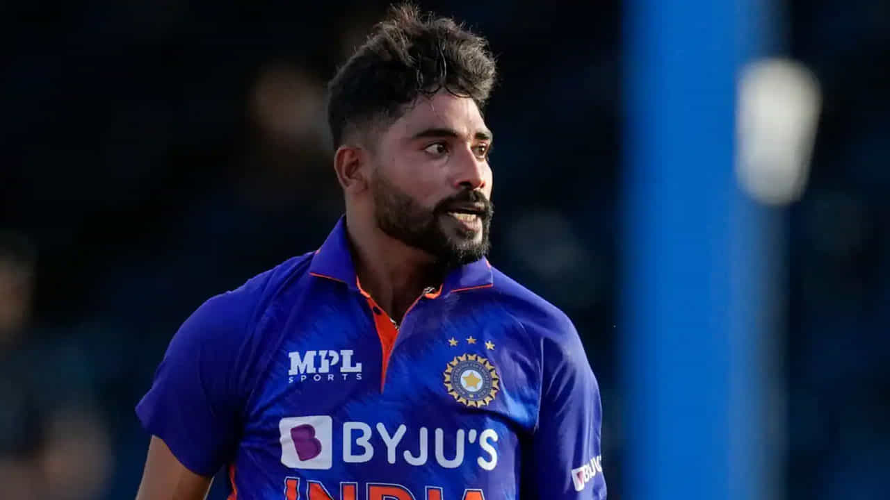 సిరాజ్ 2022 సంవత్సరం నుంచి 17 మెయిడిన్ ఓవర్లు వేశాడు. దీని తర్వాత 14 మెయిడిన్ ఓవర్లు బౌలింగ్ చేసిన ఆస్ట్రేలియాకు చెందిన జోష్ హేజిల్వుడ్ రెండవ స్థానంలో ఉన్నాడు. 10 మెయిడిన్లు వేసిన ట్రెంట్ బౌల్ట్ మూడో స్థానంలో ఉన్నాడు.
