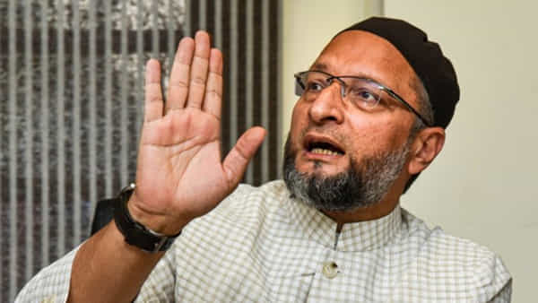 Asaduddin Owaisi: ఢిల్లీలో ఎంపీ అసదుద్దీన్ నివాసంపై రాళ్ల దాడి.. పోలీసుల అదుపులో నలుగురు నిందితులు..