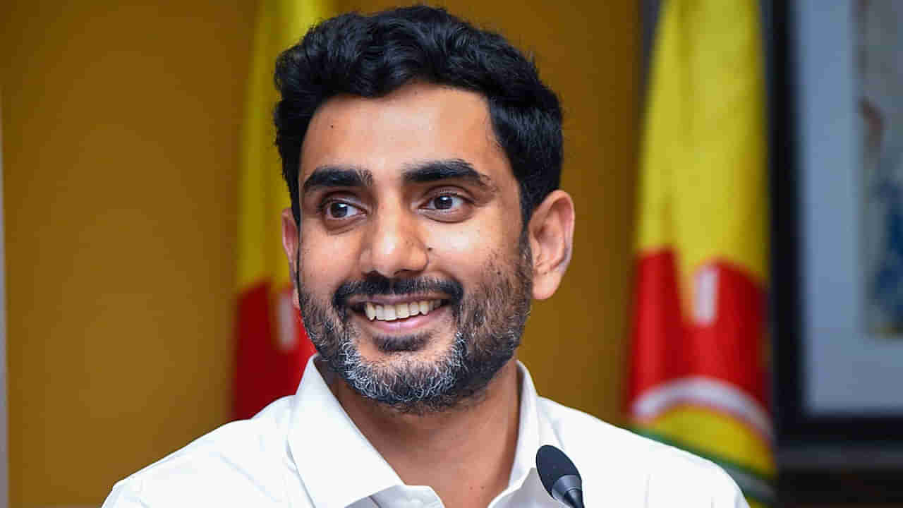 Nara Lokesh: చిరంజీవి, బాలకృష్ణకు శుభాకాంక్షలు చెప్పిన నారా లోకేష్‌.. వారి ట్రాప్‌లో ఎవరు పడొద్దంటూ ట్వీట్‌..